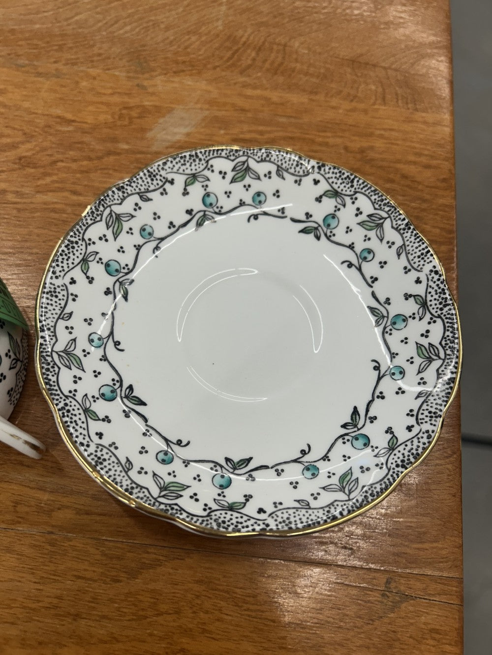 English Castle Bone China Teacup w/ Saucer|3873