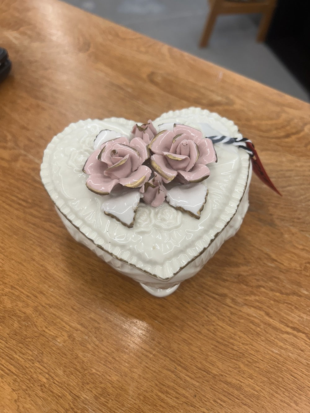Heart Shaped Trinket Box w/ Roses|3914