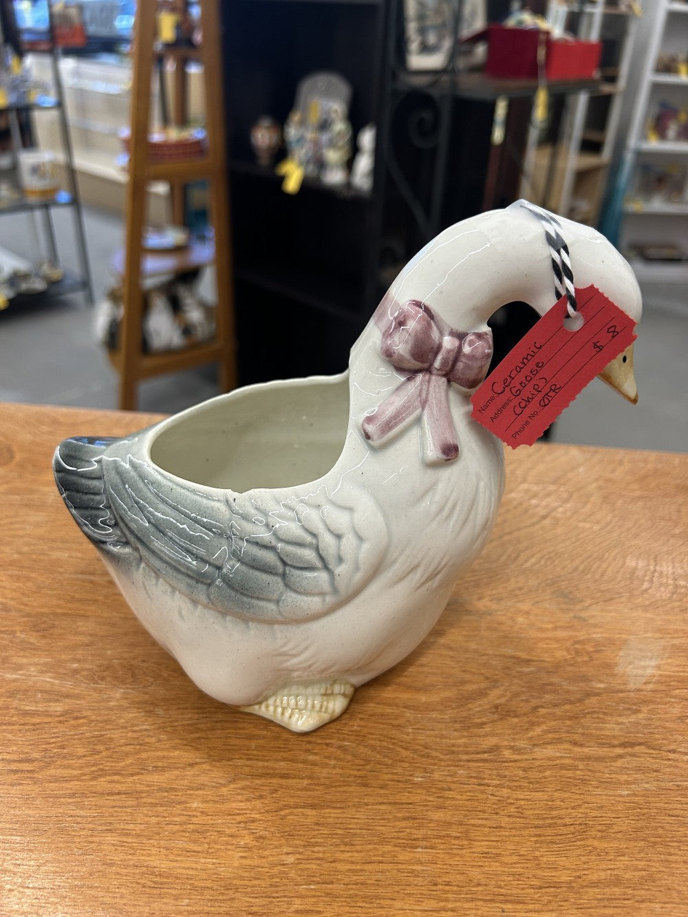 Ceramic Goose w/ bow planter|3835