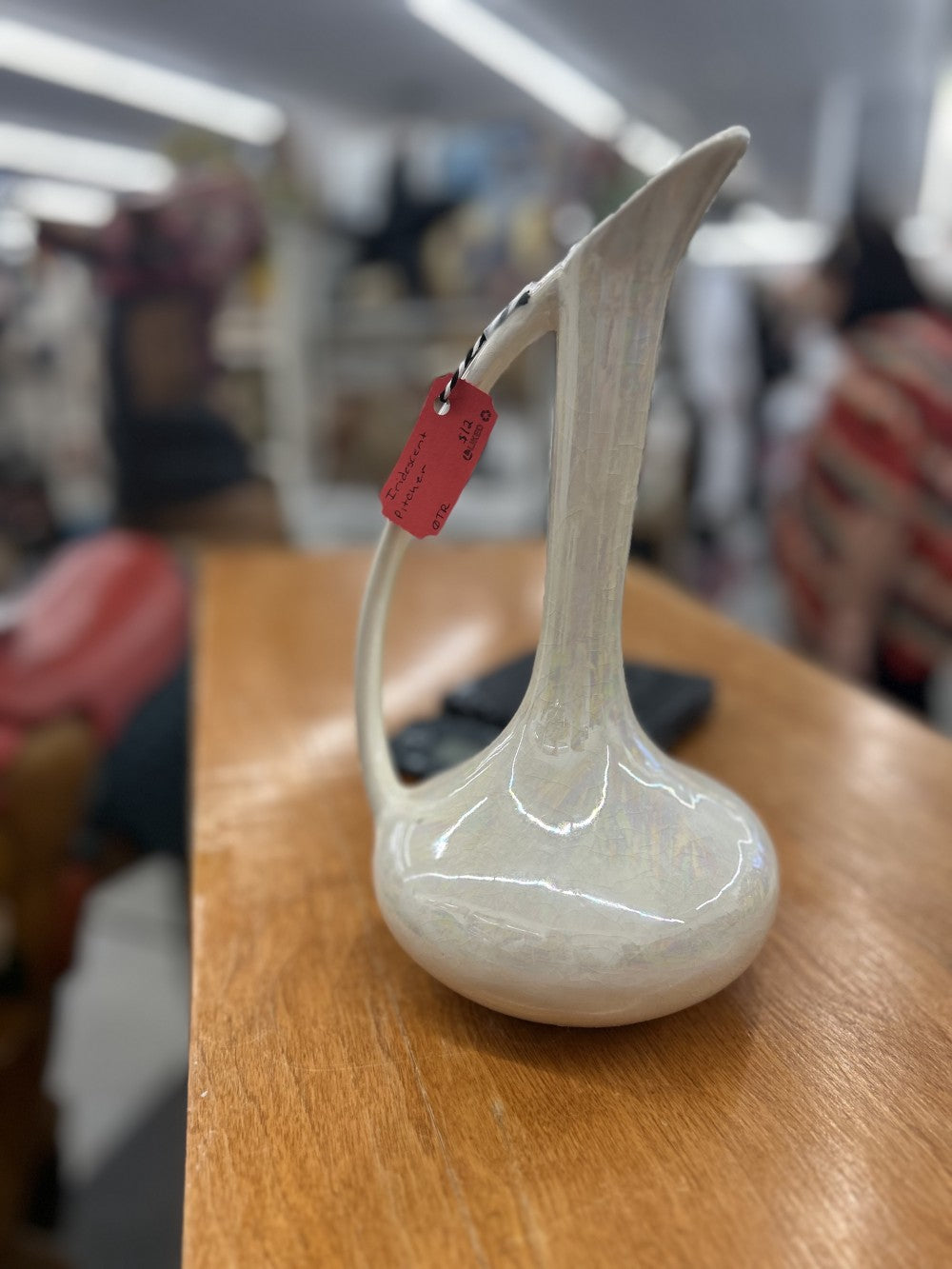 Iridescent Pitcher|3814