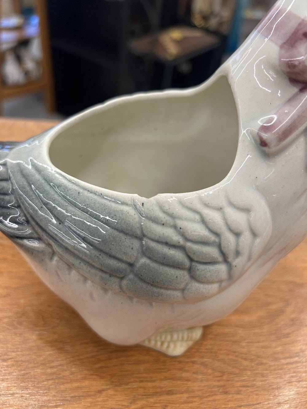 Ceramic Goose w/ bow planter|3836