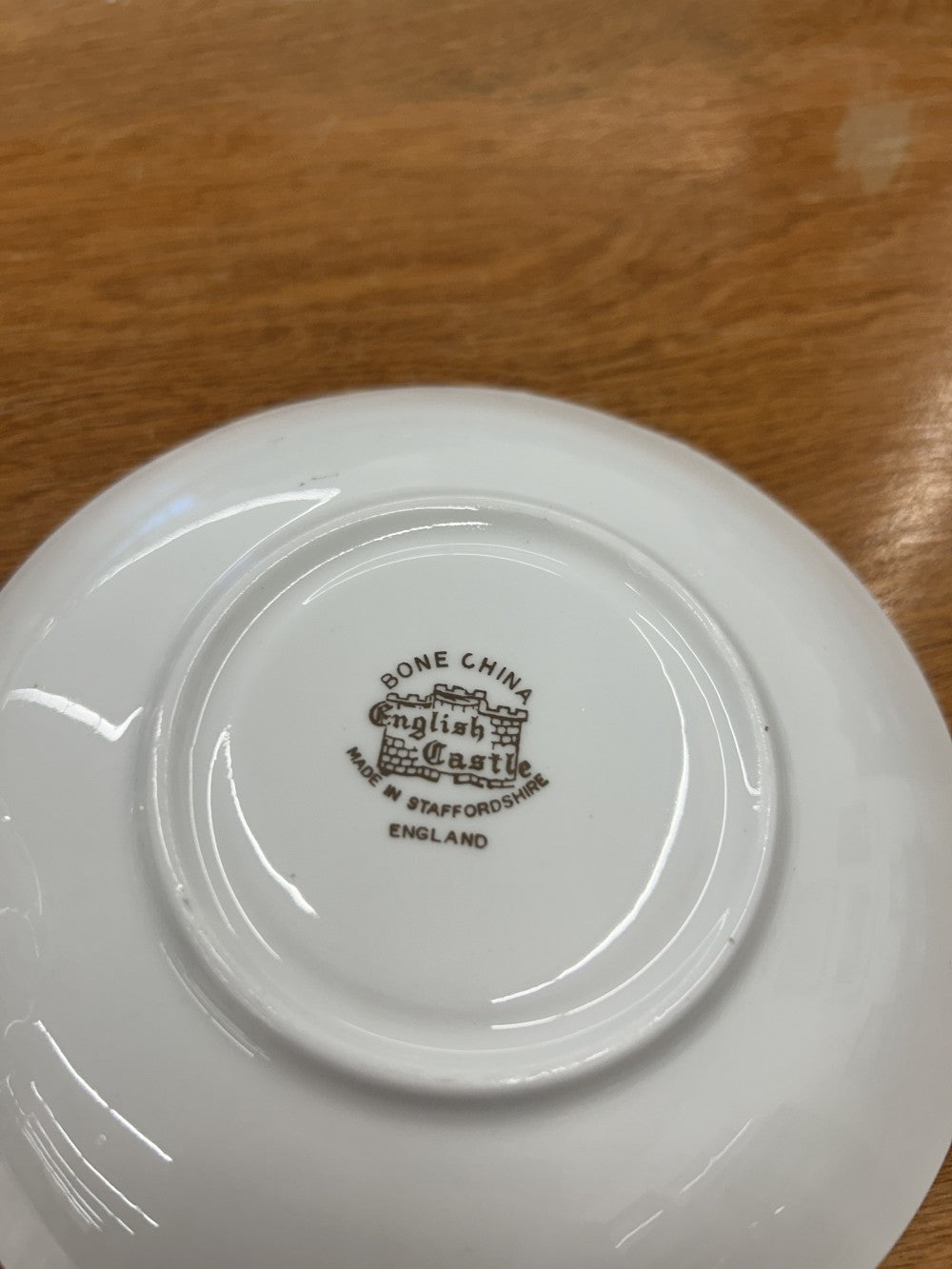 English Castle Bone China Teacup w/ Saucer|3866