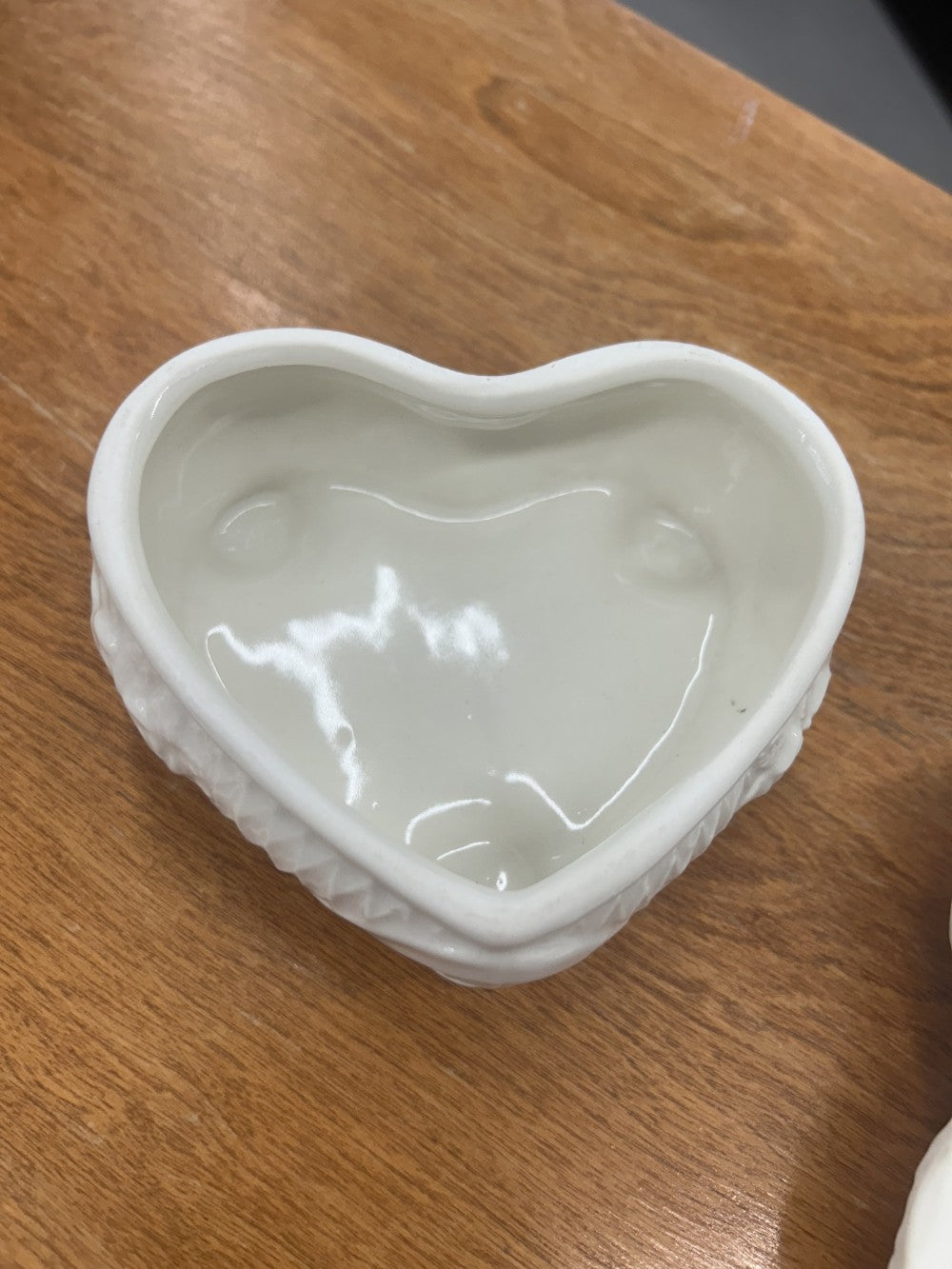 Heart Shaped Trinket Box w/ Roses|3916