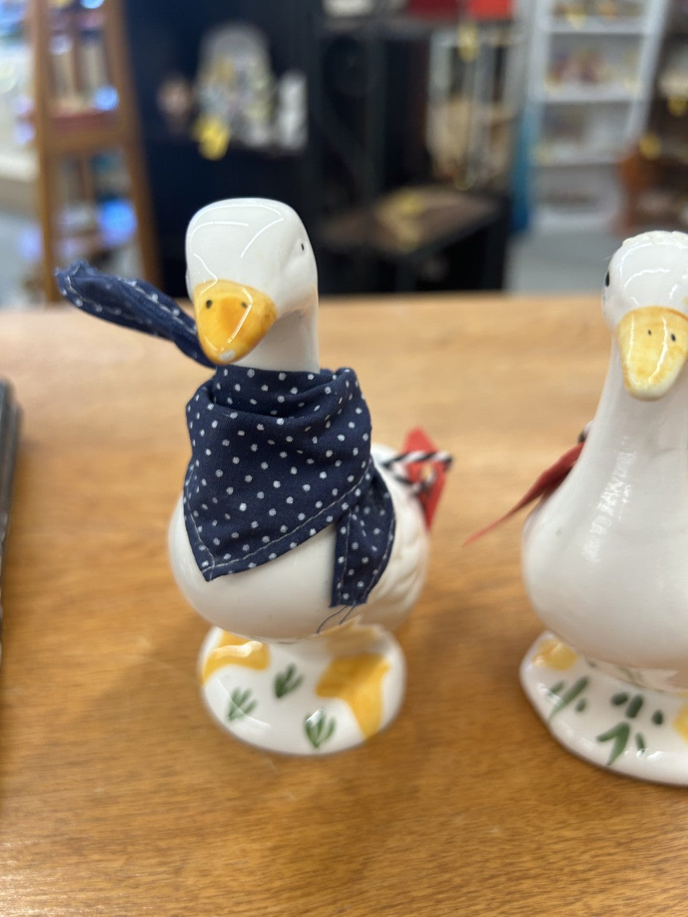 Ceramic Geese set of 2|3851